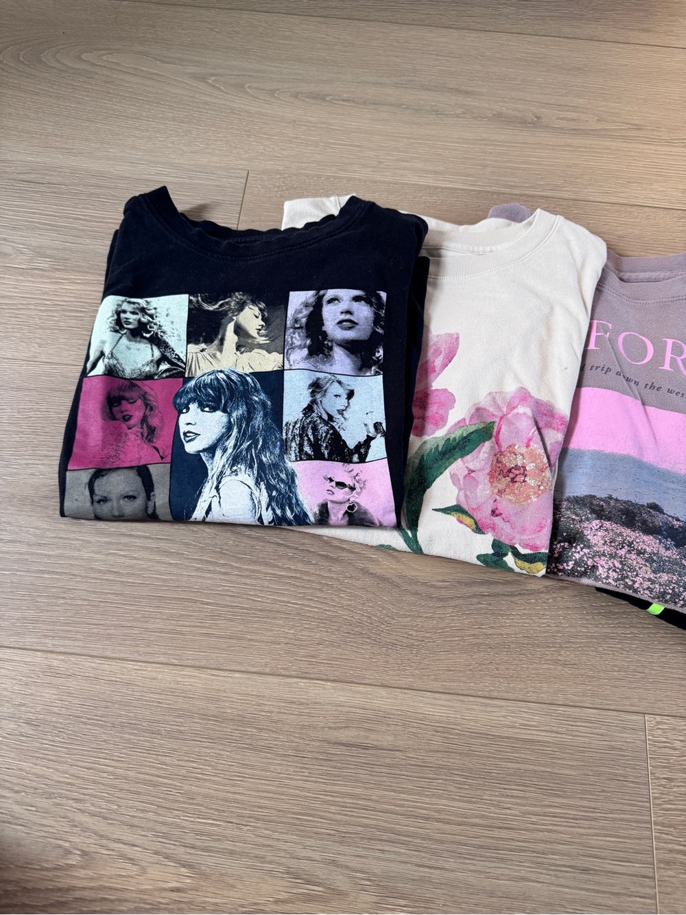 Abercrombie & Fitch Black Graphic Short Sleeve Tee with Pink Accents